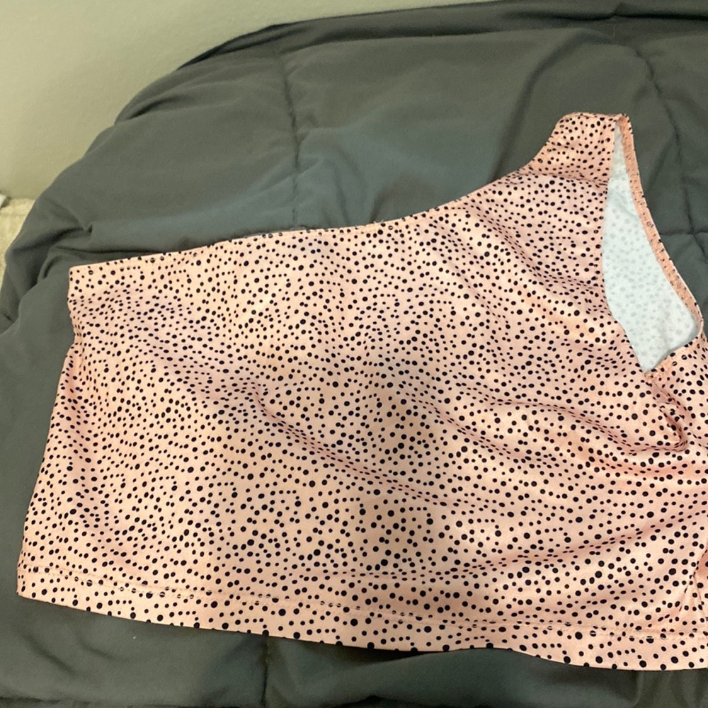 One shoulder crop top